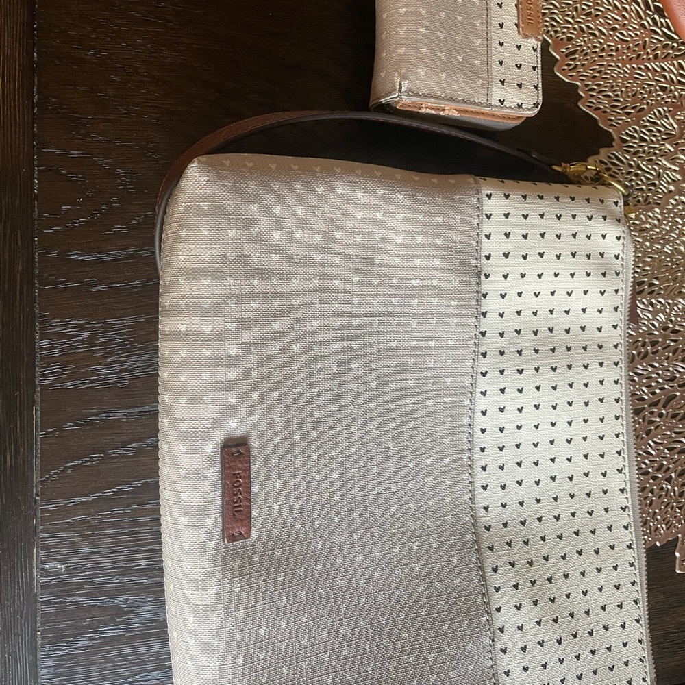 Fossil Bag And Matching Wallet - image 2